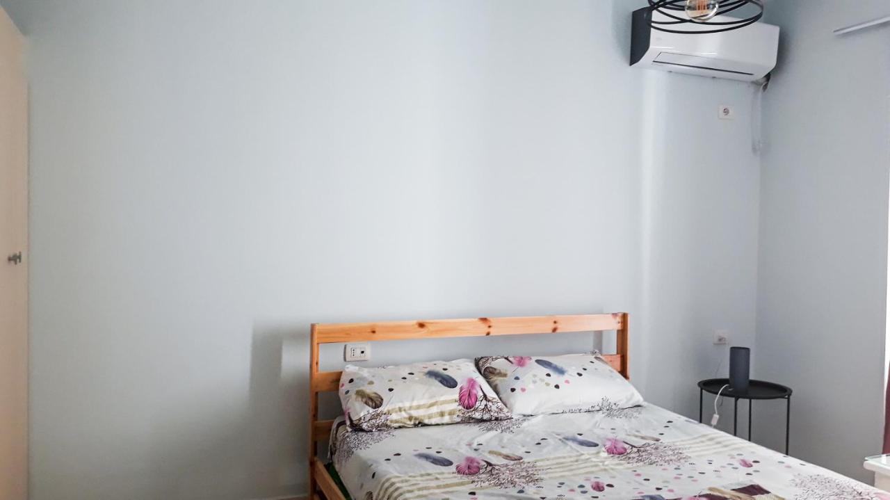 Hotel Sea Breeze Sarande Bagian luar foto