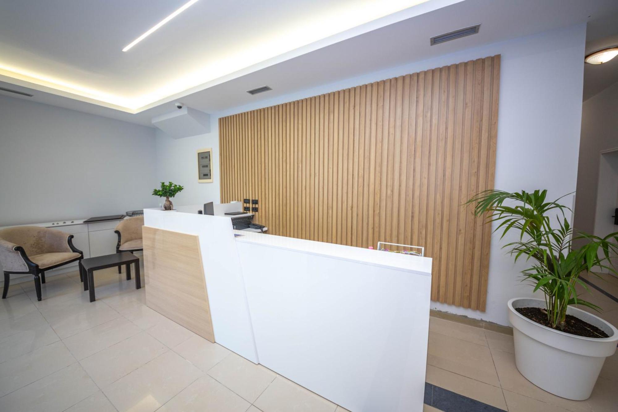 Hotel Sea Breeze Sarande Bagian luar foto