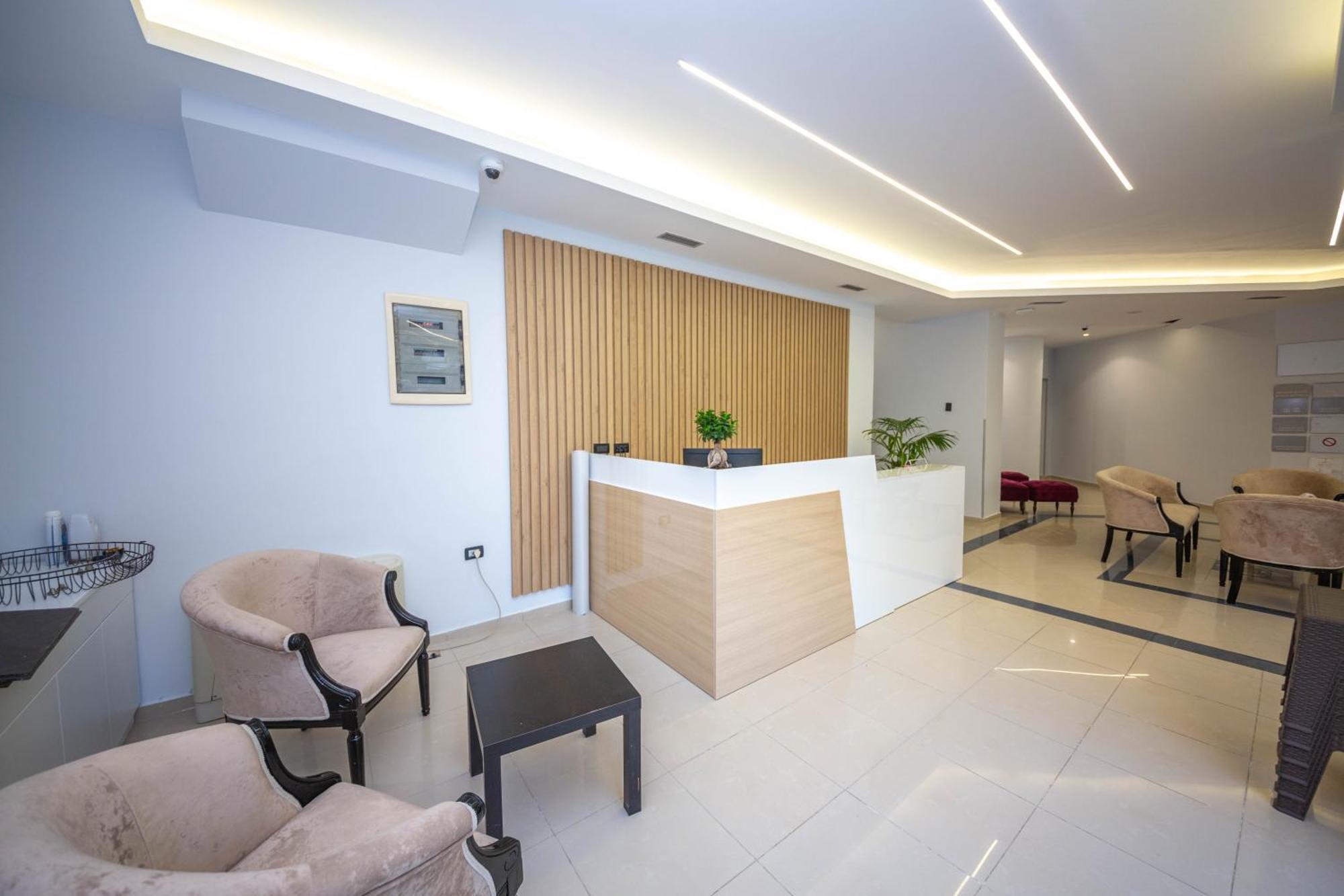 Hotel Sea Breeze Sarande Bagian luar foto