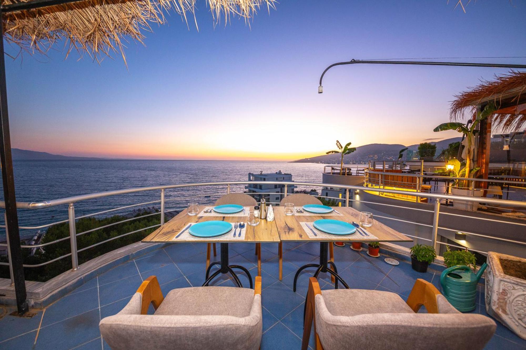 Hotel Sea Breeze Sarande Bagian luar foto