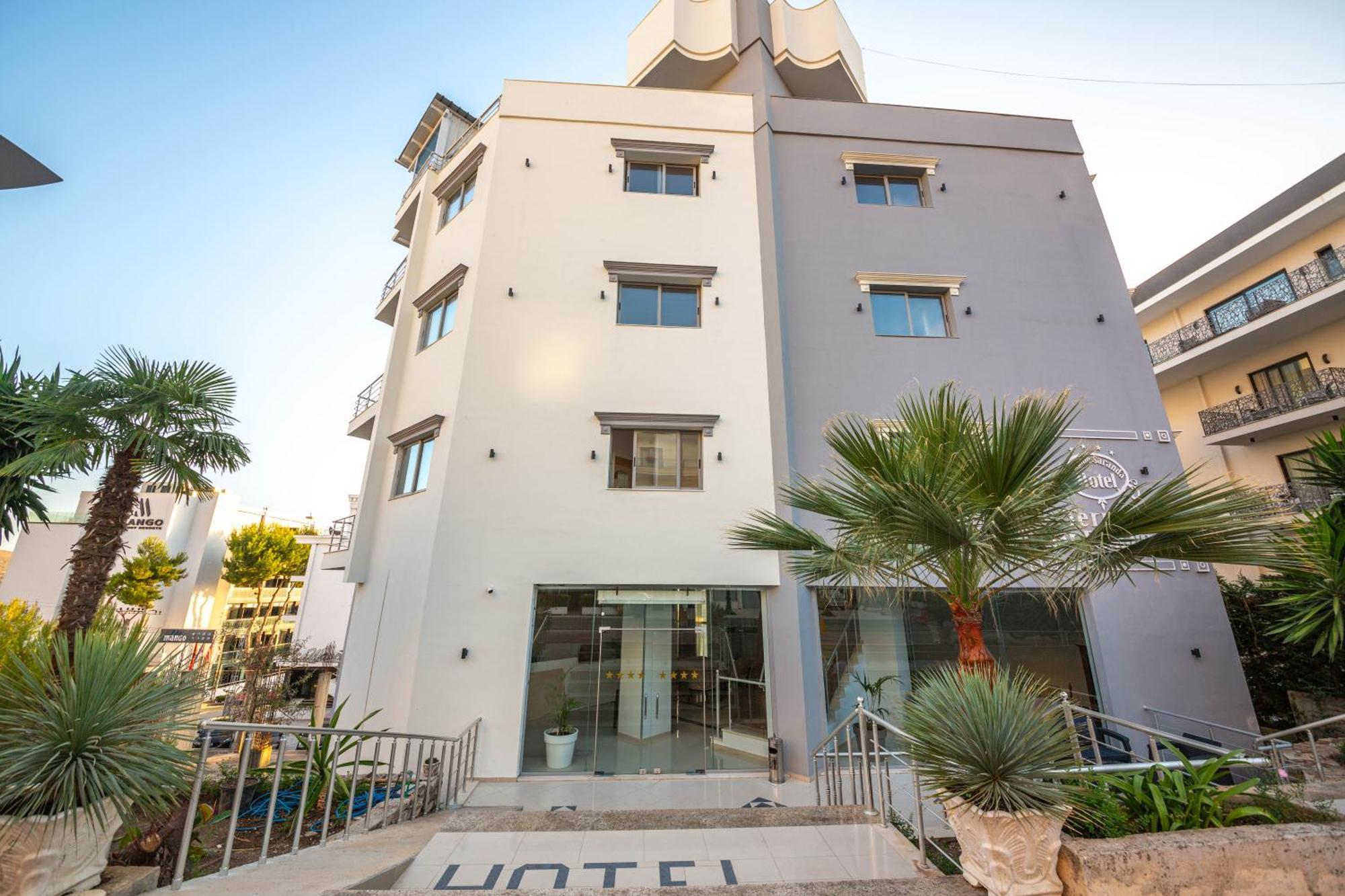 Hotel Sea Breeze Sarande Bagian luar foto