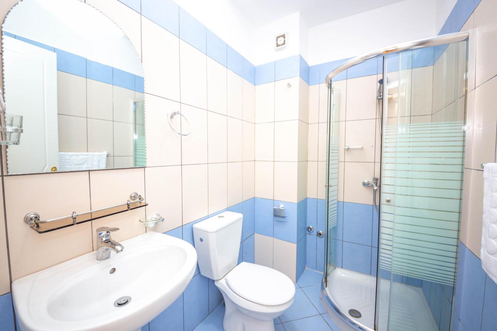 Hotel Sea Breeze Sarande Bagian luar foto